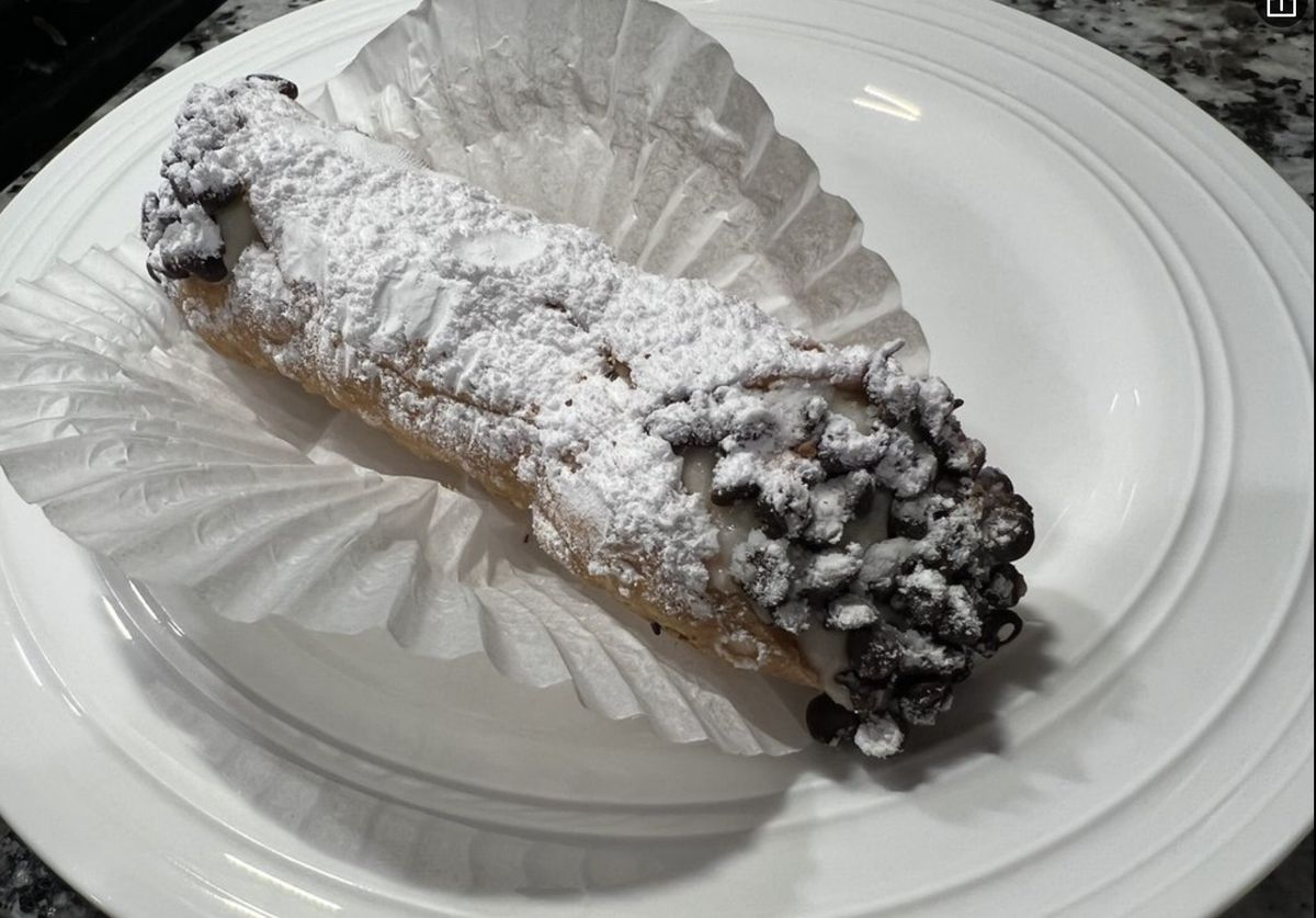 Cannoli dusted with powdered sugar